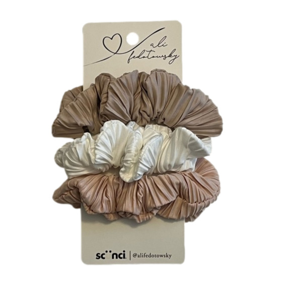 scunci Accessories - 5/$20 Scunci 3pc Hair Scrunchies
